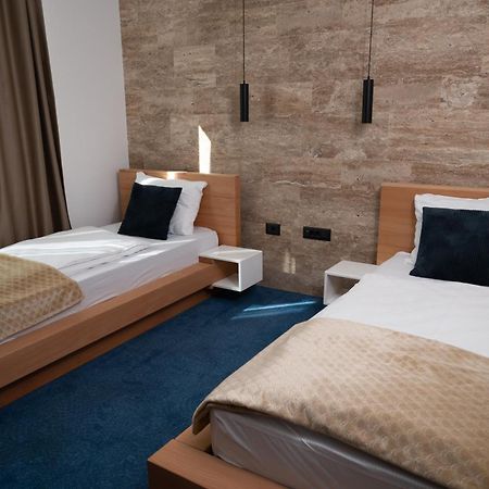Hotel Borovi Forest Resort & Spa シェニツァ エクステリア 写真