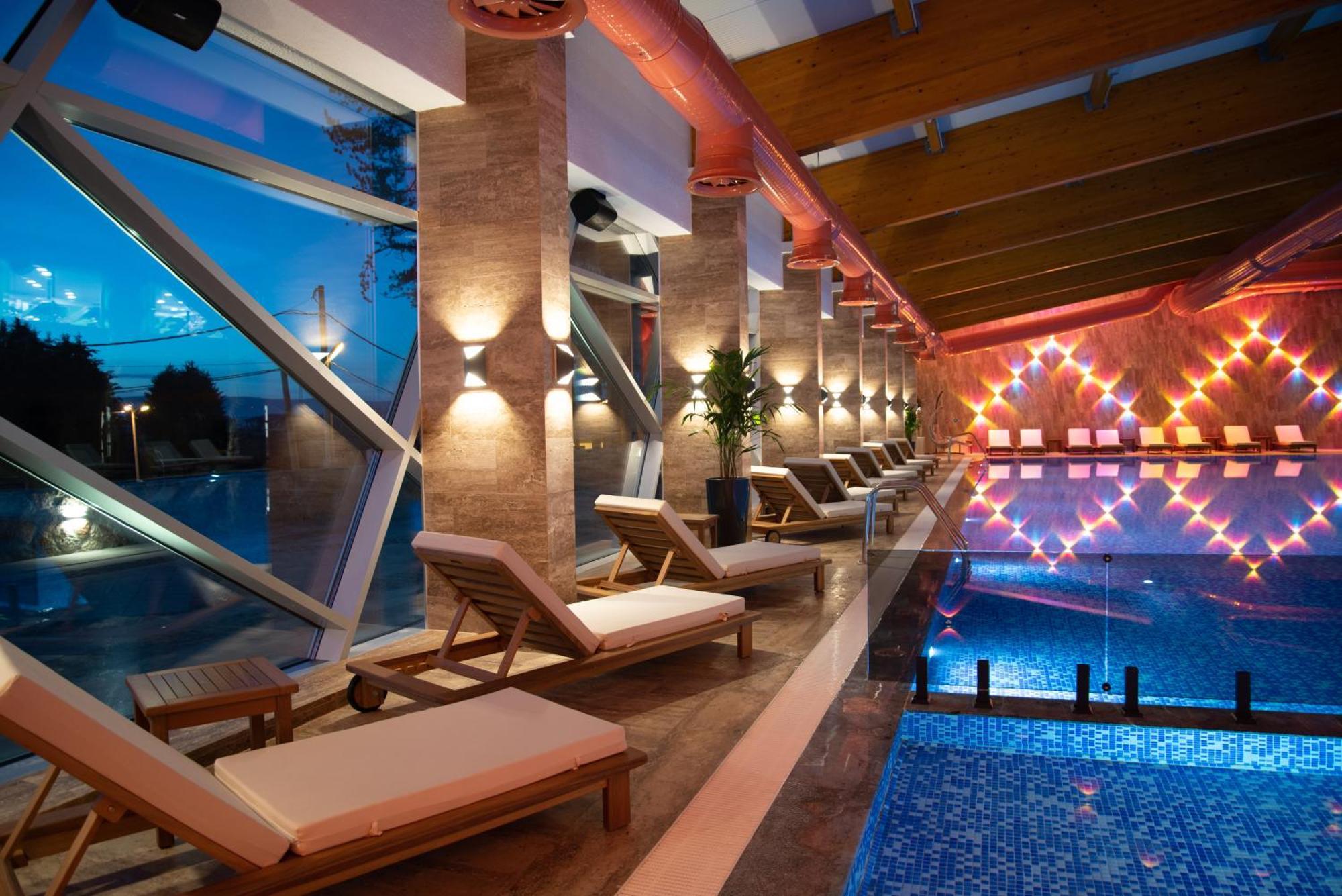 Hotel Borovi Forest Resort & Spa シェニツァ エクステリア 写真