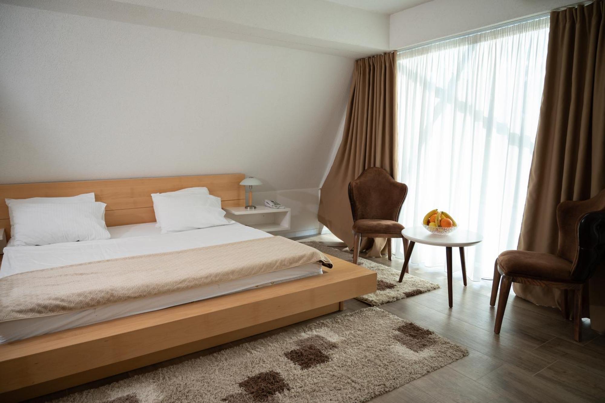 Hotel Borovi Forest Resort & Spa シェニツァ エクステリア 写真